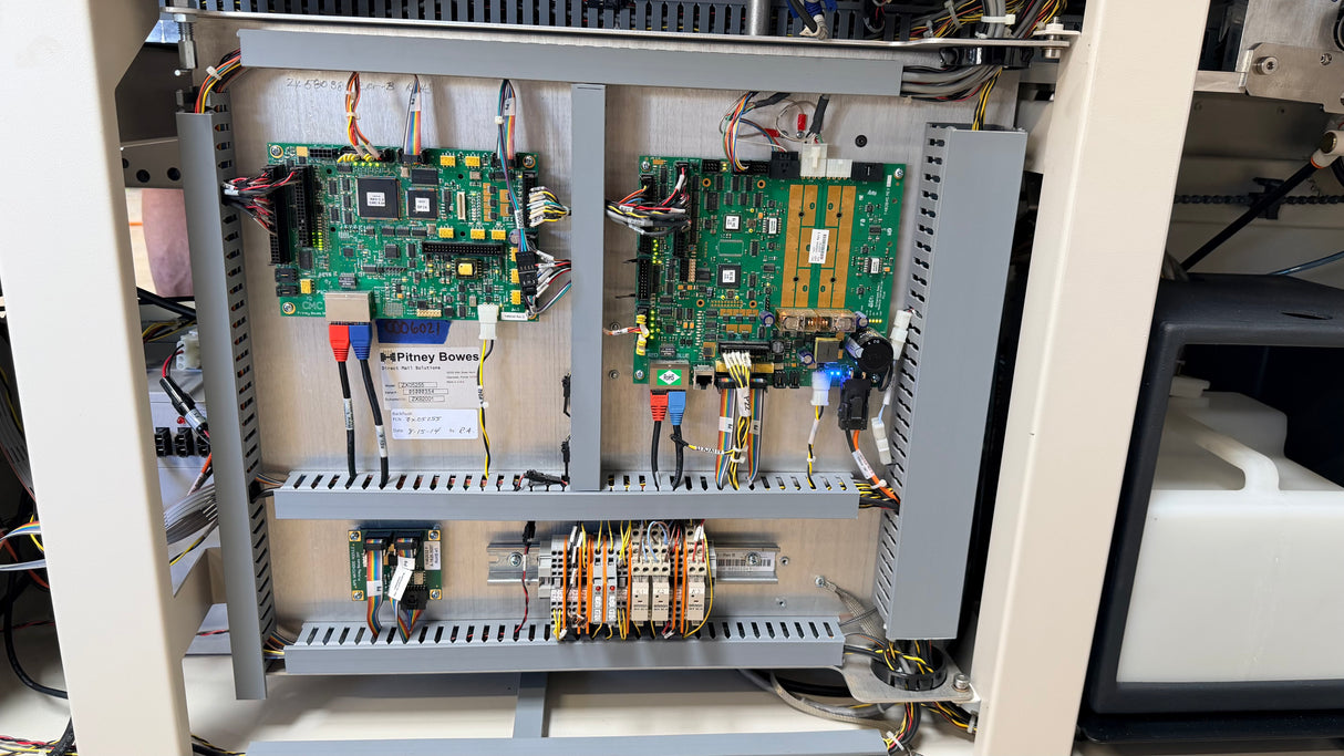 2014 BlueCrest/Pitney Bowes 3-Station Rival with Windows 7 – Only 1.9 Million Cycles!