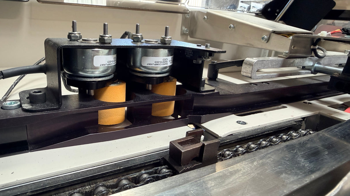 2014 BlueCrest/Pitney Bowes 3-Station Rival with Windows 7 – Only 1.9 Million Cycles!