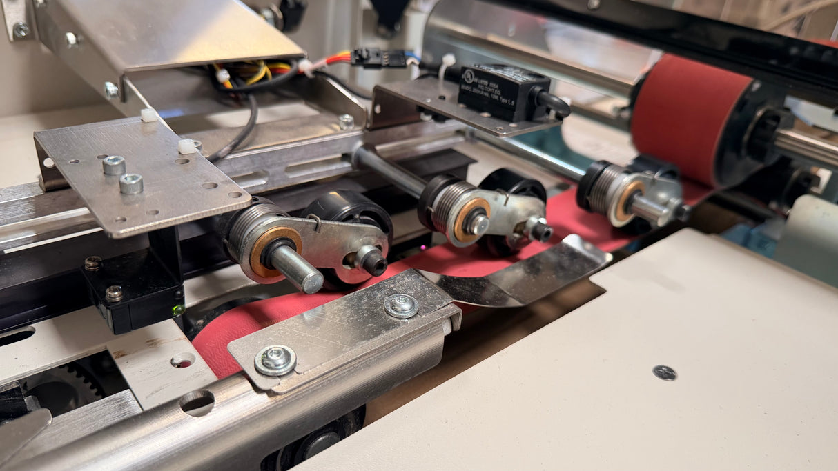 2014 BlueCrest/Pitney Bowes 3-Station Rival with Windows 7 – Only 1.9 Million Cycles!